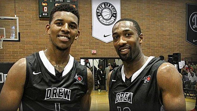 打出背身接 打出背身接